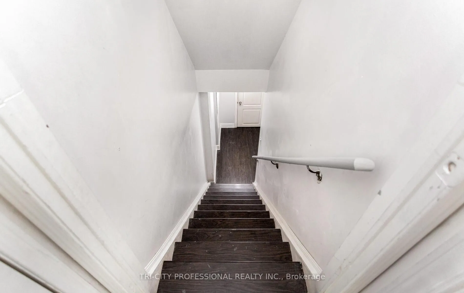 Photo 30 of 8 Wicklow Road, Brampton, Credit Valley — HOMEH