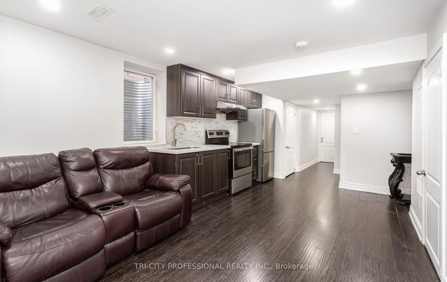 Photo 33 of 8 Wicklow Road, Brampton, Credit Valley — HOMEH