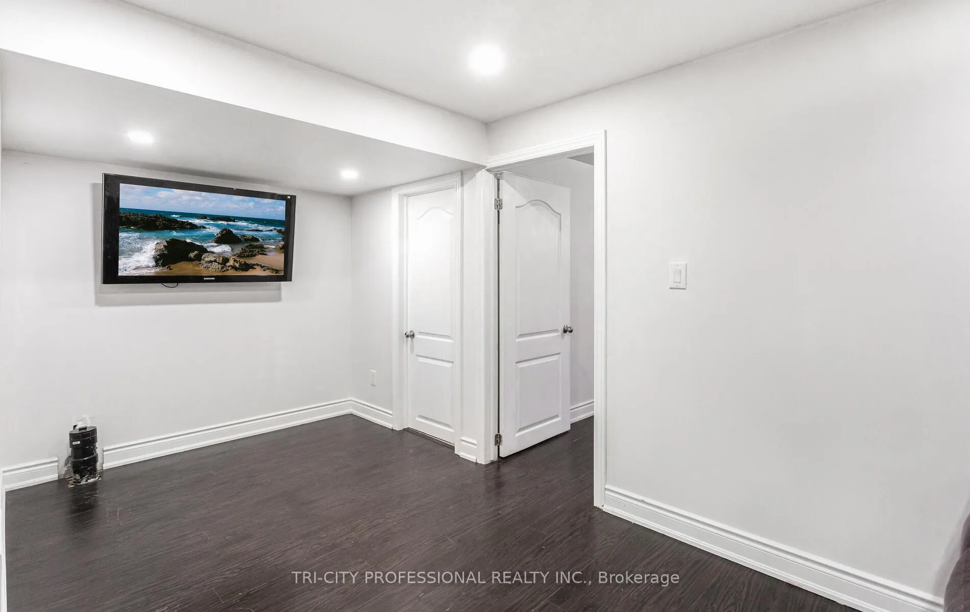 Photo 35 of 8 Wicklow Road, Brampton, Credit Valley — HOMEH