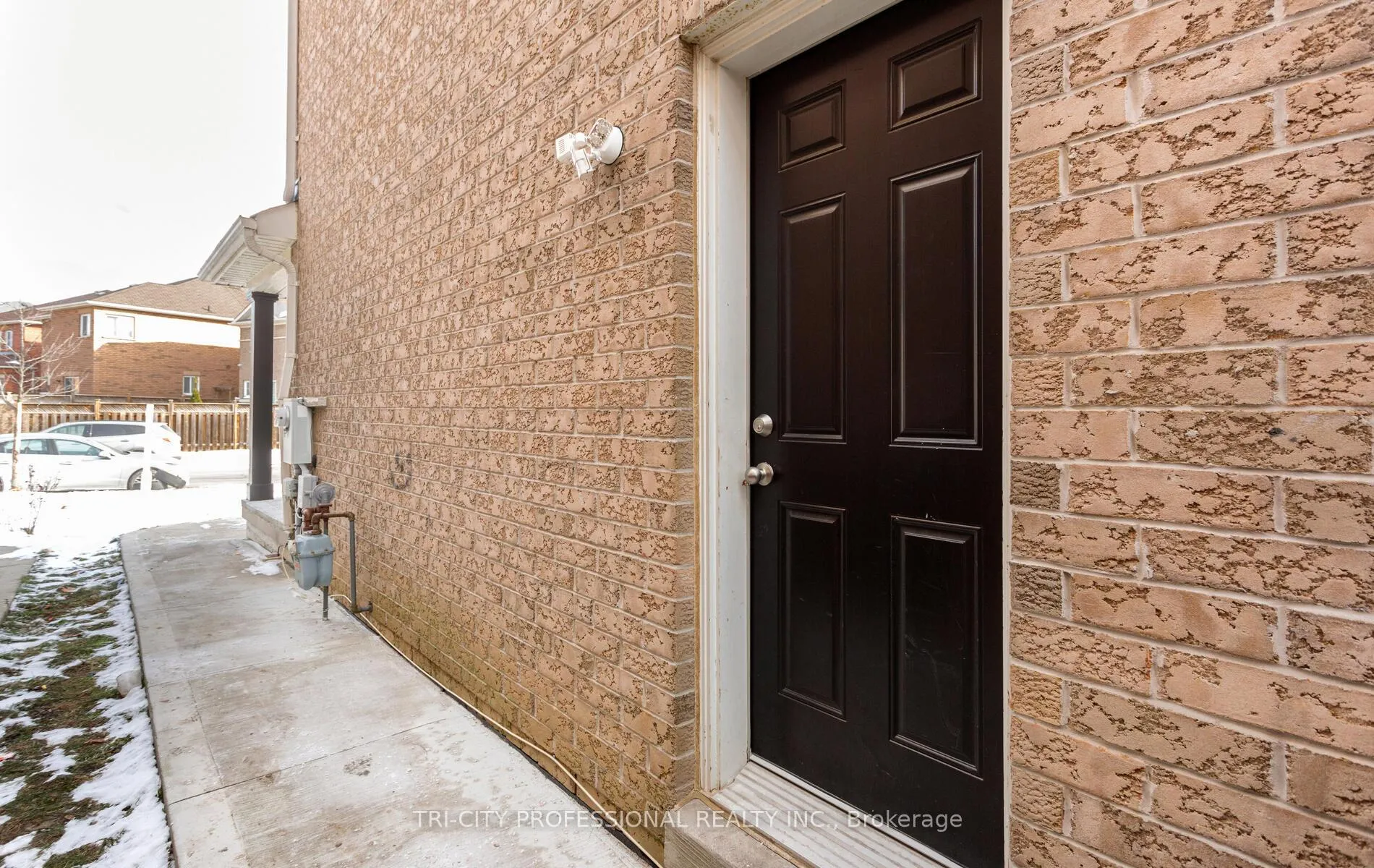 Photo 38 of 8 Wicklow Road, Brampton, Credit Valley — HOMEH