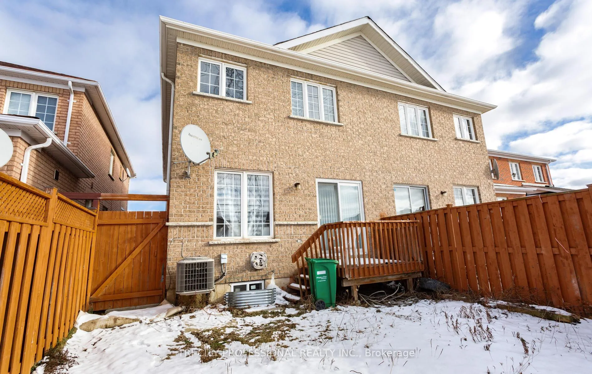 Photo 39 of 8 Wicklow Road, Brampton, Credit Valley — HOMEH