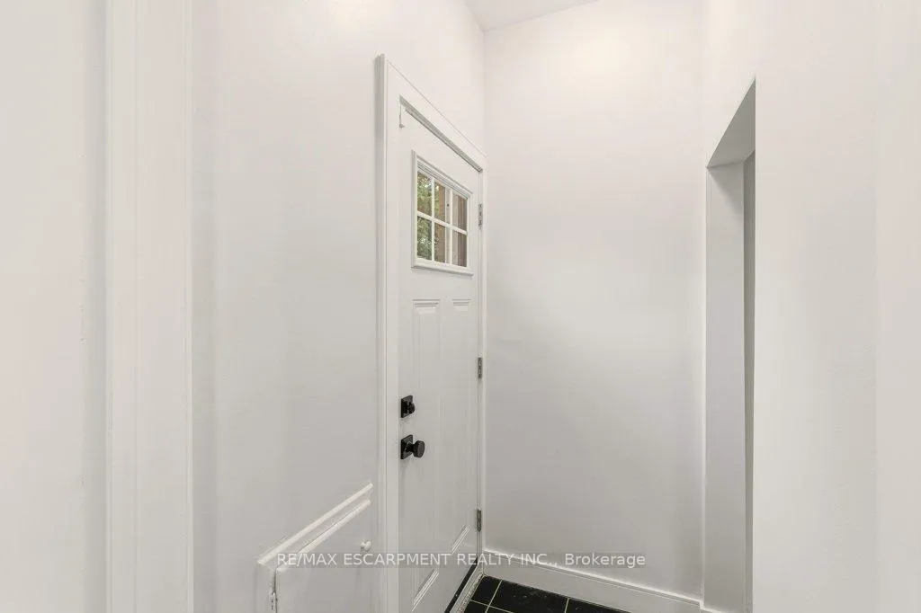 Photo 23 of 590 Cumberland Avenue, Burlington, Roseland — HOMEH