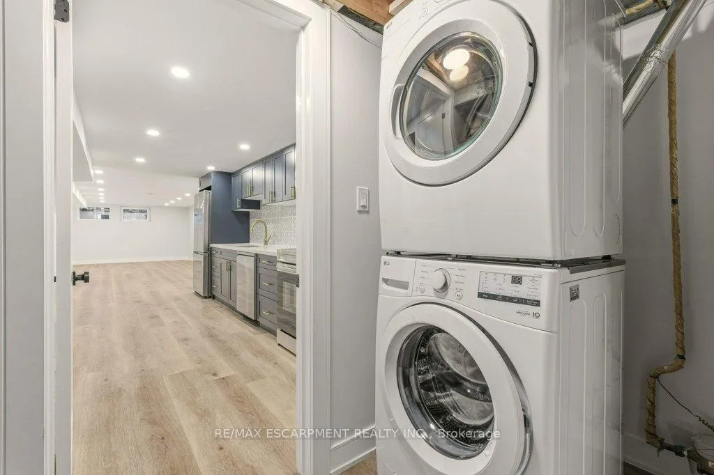 Photo 28 of 590 Cumberland Avenue, Burlington, Roseland — HOMEH