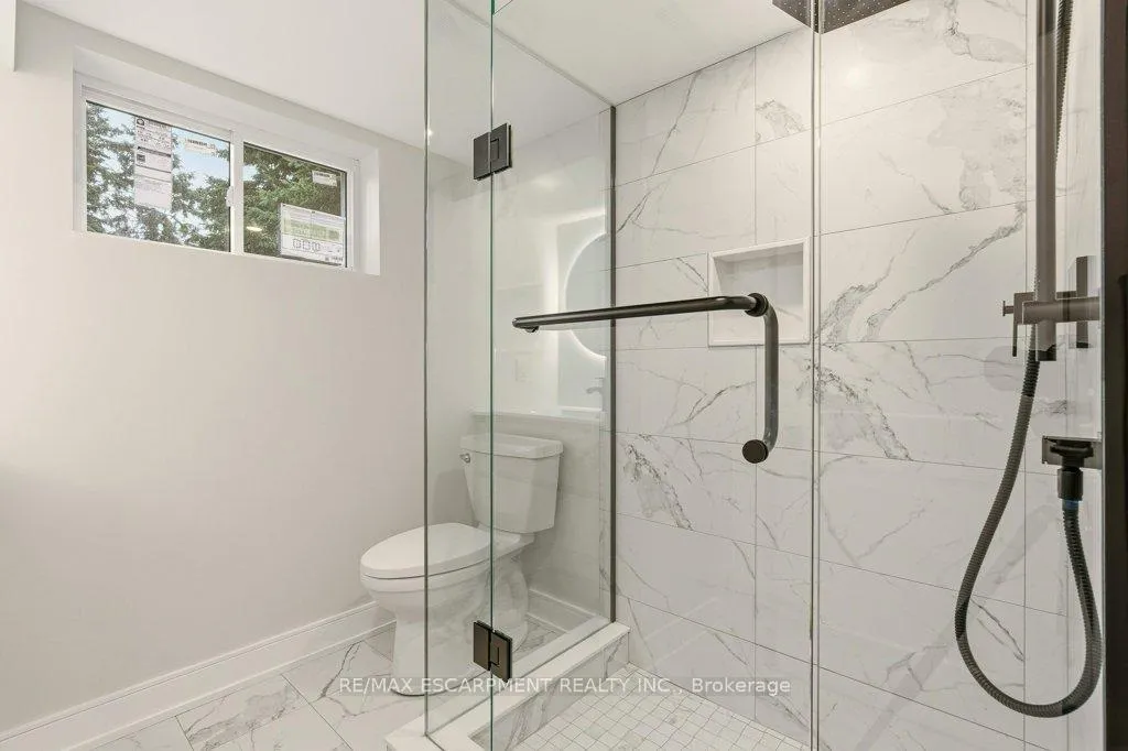 Photo 34 of 590 Cumberland Avenue, Burlington, Roseland — HOMEH
