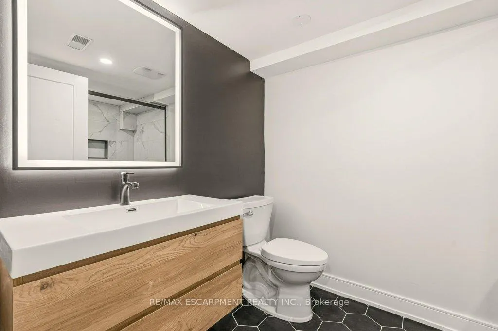 Photo 37 of 590 Cumberland Avenue, Burlington, Roseland — HOMEH