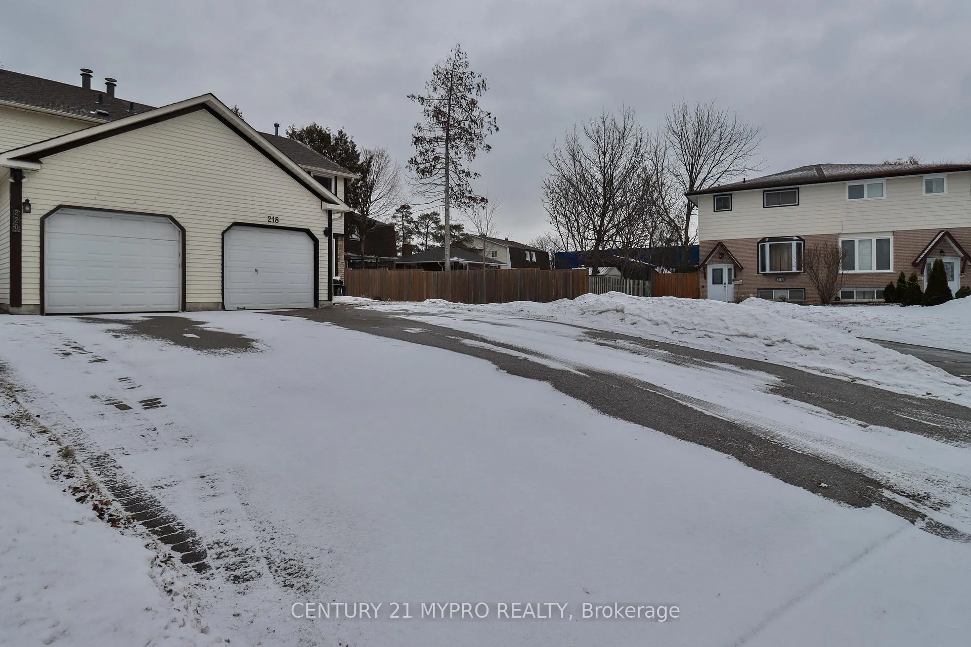Photo 4 of 218 Northminster Court, Oshawa, Centennial — HOMEH