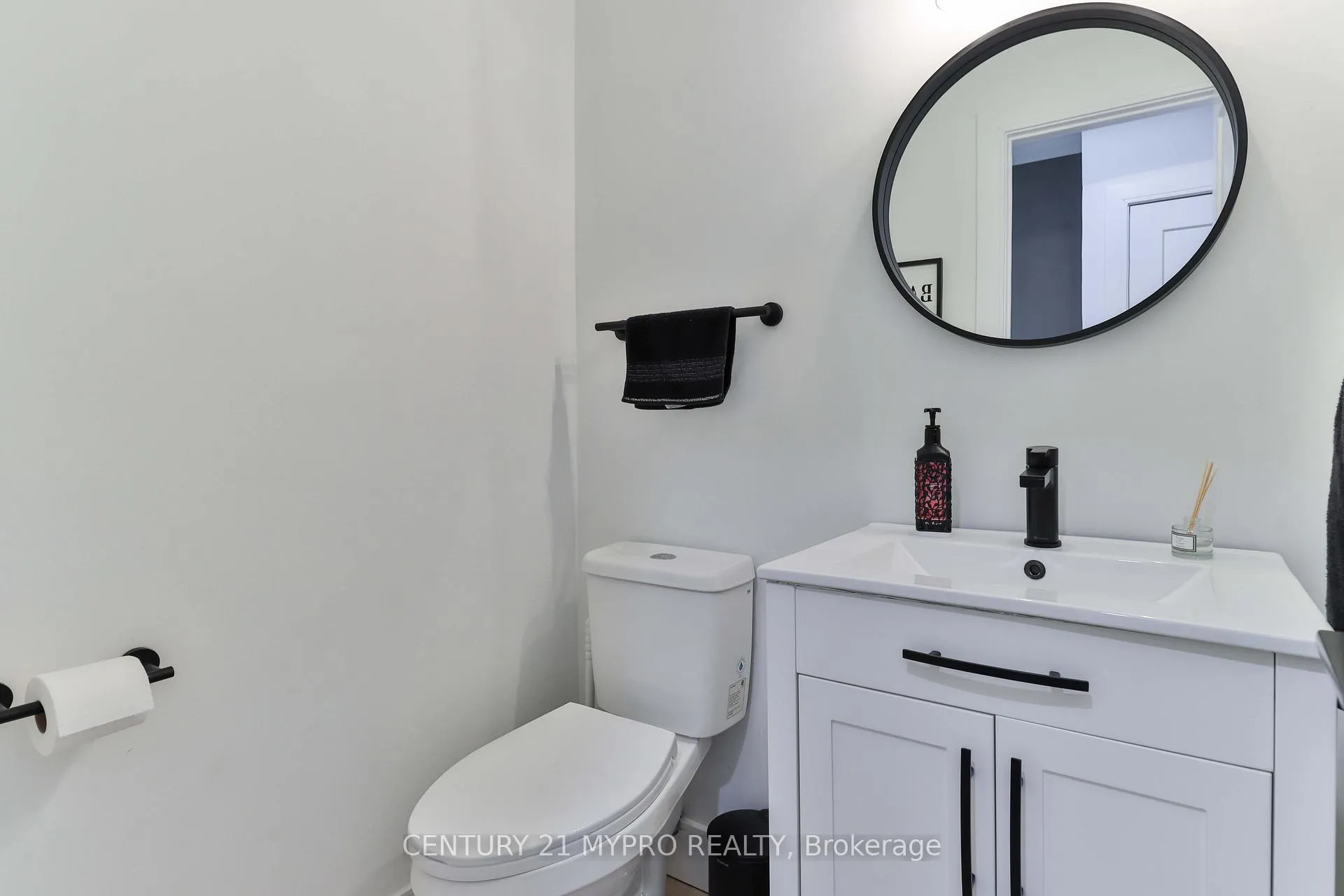 Photo 9 of 218 Northminster Court, Oshawa, Centennial — HOMEH