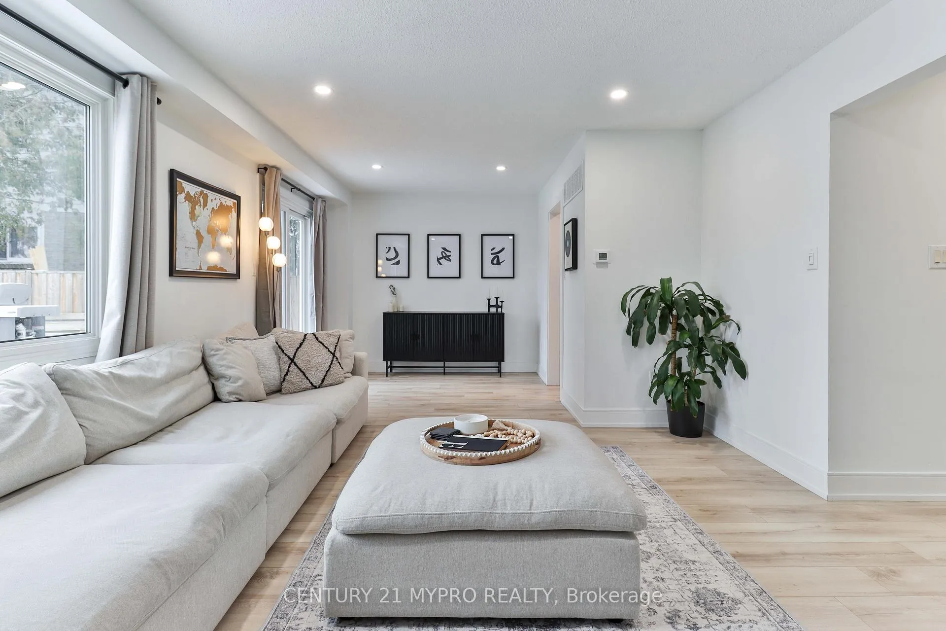 Photo 13 of 218 Northminster Court, Oshawa, Centennial — HOMEH