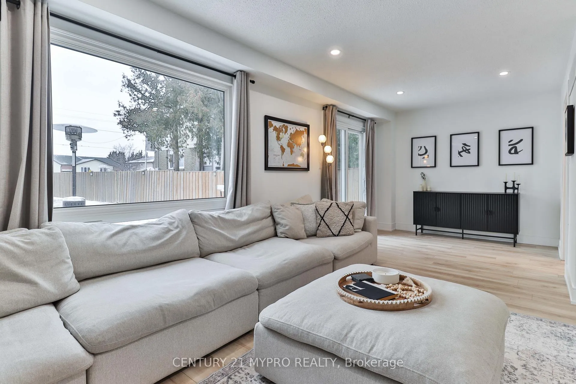 Photo 14 of 218 Northminster Court, Oshawa, Centennial — HOMEH