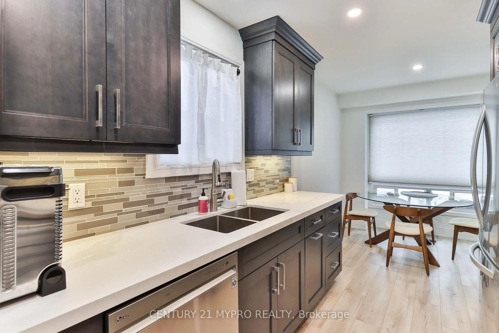 Photo 17 of 218 Northminster Court, Oshawa, Centennial — HOMEH