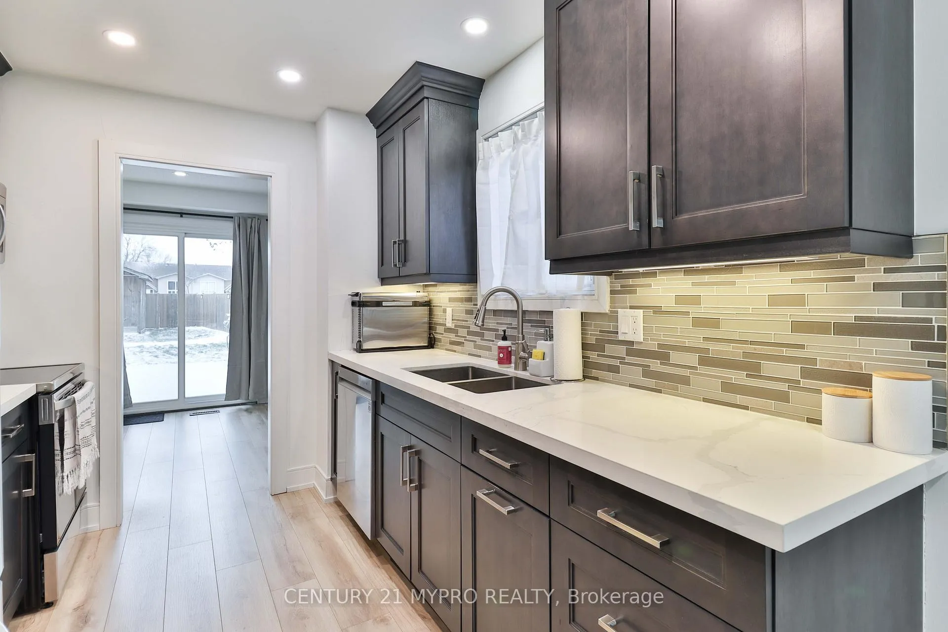 Photo 19 of 218 Northminster Court, Oshawa, Centennial — HOMEH