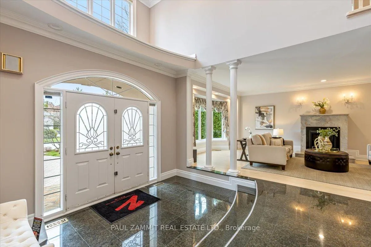 Photo 4 of 52 Laureleaf Road, Markham, Bayview Glen — HOMEH