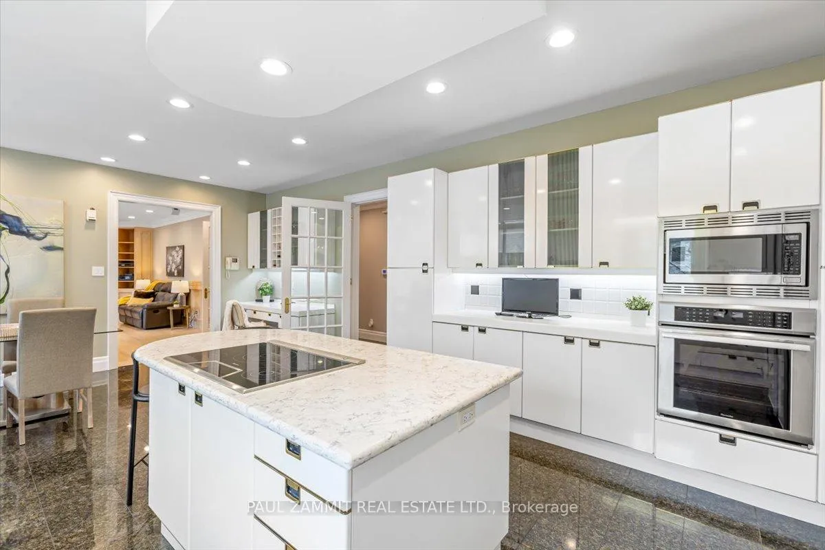 Photo 12 of 52 Laureleaf Road, Markham, Bayview Glen — HOMEH