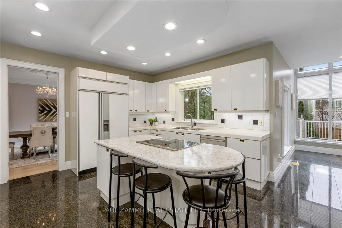 Photo 13 of 52 Laureleaf Road, Markham, Bayview Glen — HOMEH