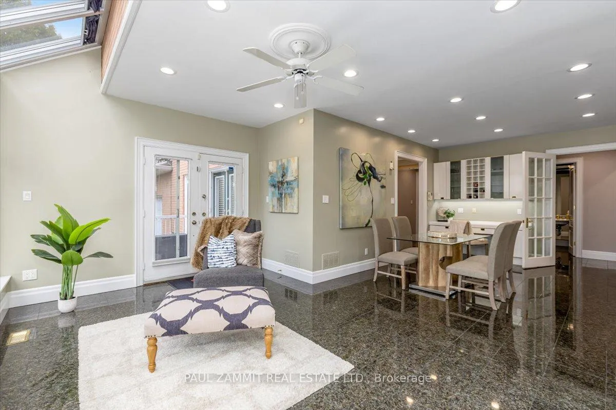 Photo 16 of 52 Laureleaf Road, Markham, Bayview Glen — HOMEH