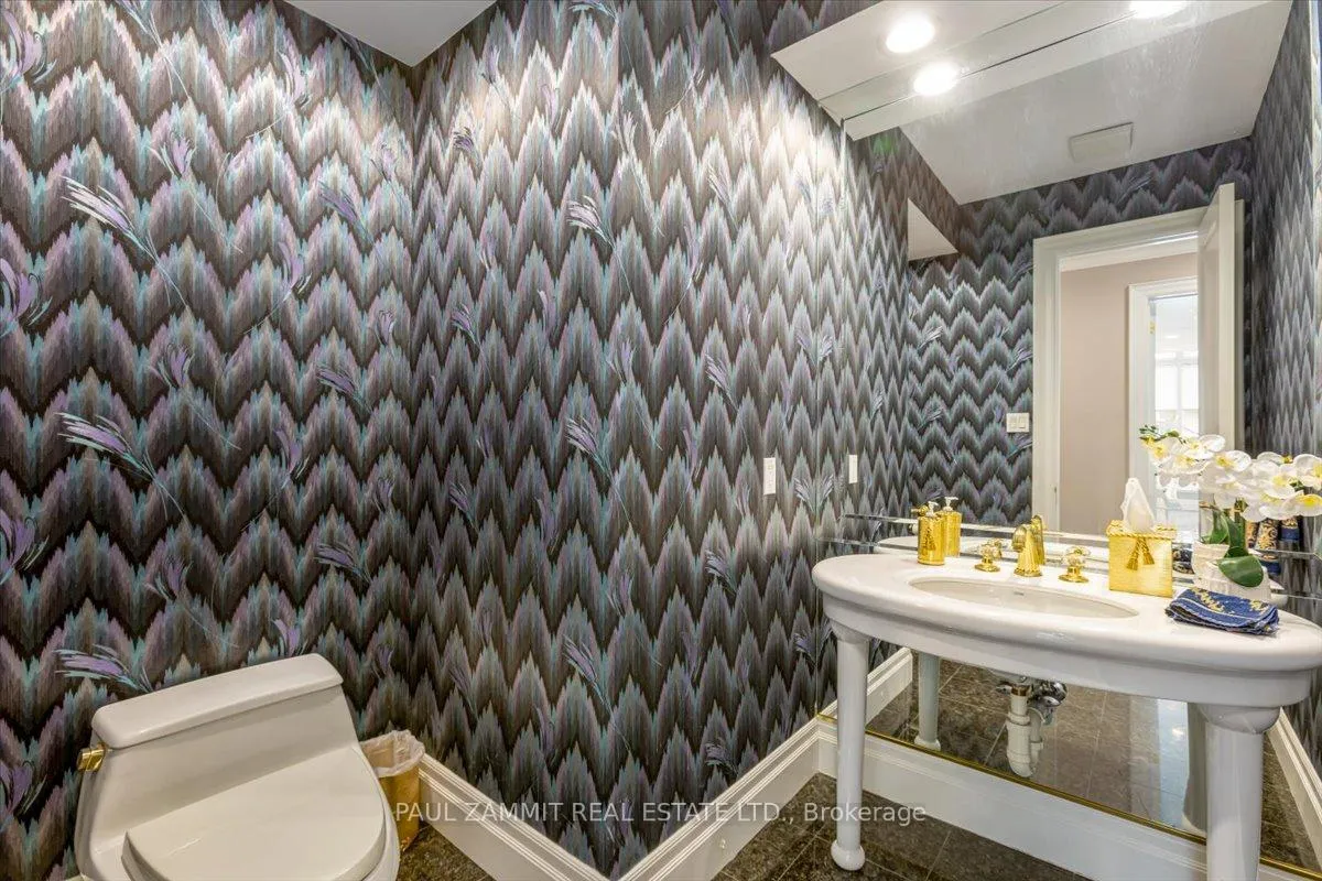 Photo 20 of 52 Laureleaf Road, Markham, Bayview Glen — HOMEH