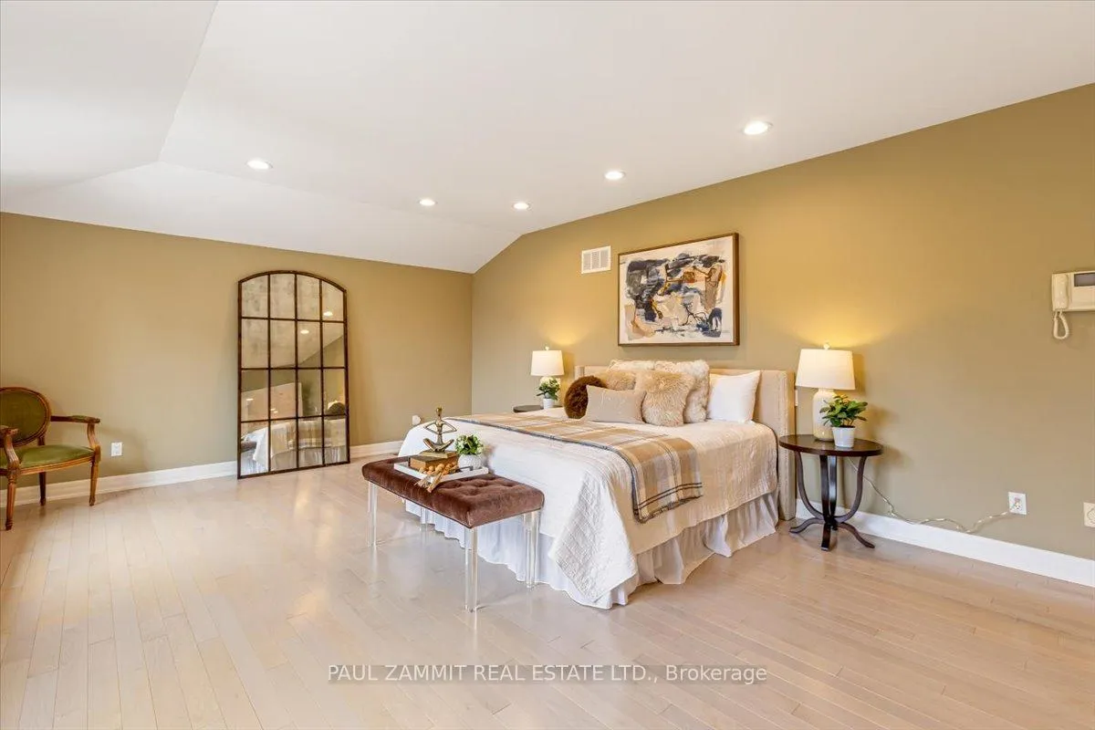 Photo 22 of 52 Laureleaf Road, Markham, Bayview Glen — HOMEH
