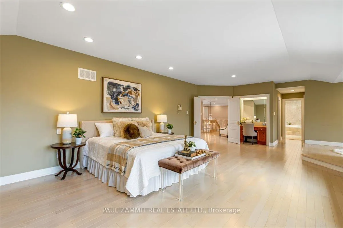 Photo 23 of 52 Laureleaf Road, Markham, Bayview Glen — HOMEH