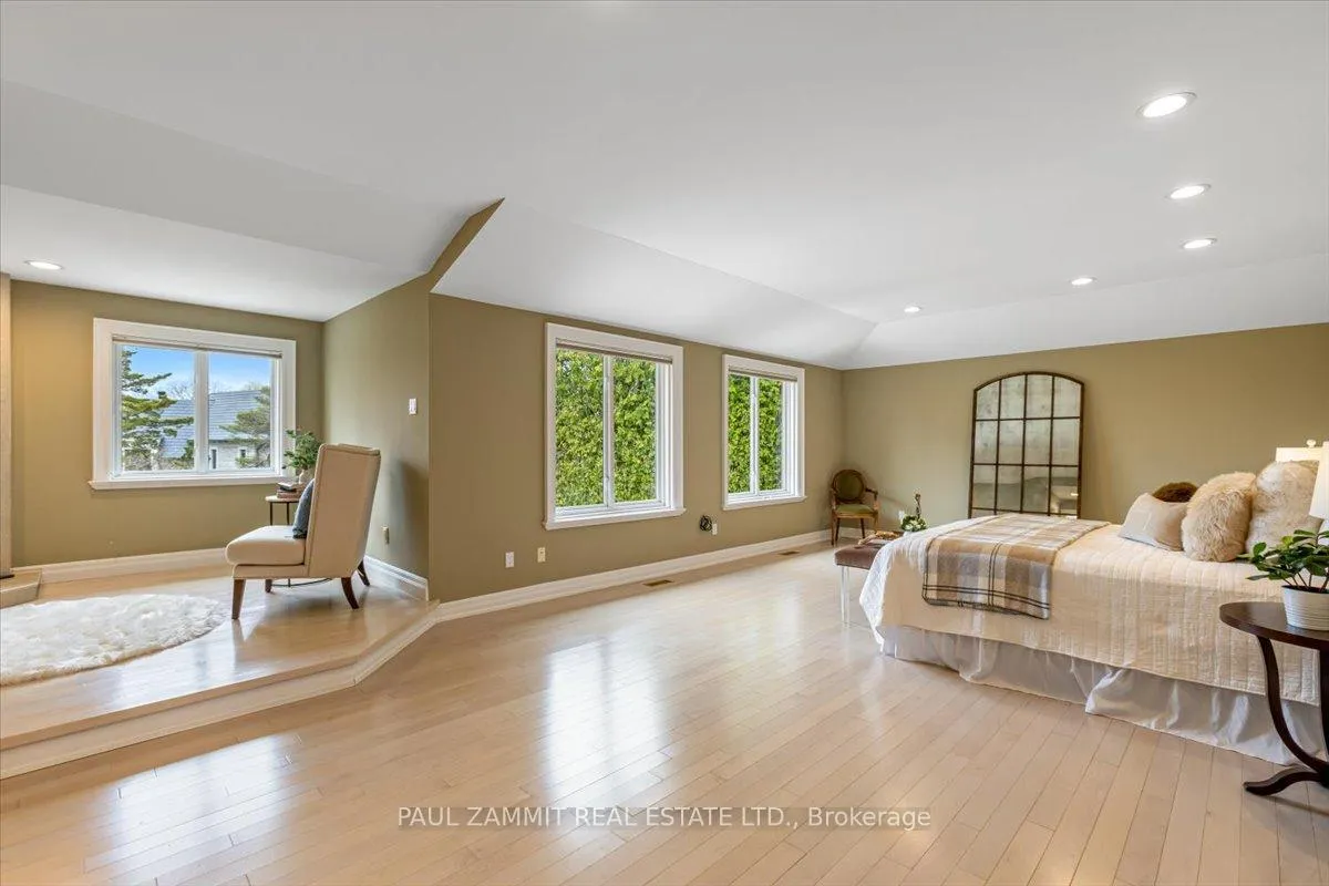 Photo 24 of 52 Laureleaf Road, Markham, Bayview Glen — HOMEH