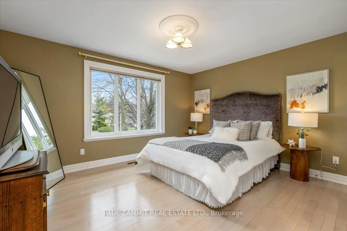Photo 27 of 52 Laureleaf Road, Markham, Bayview Glen — HOMEH