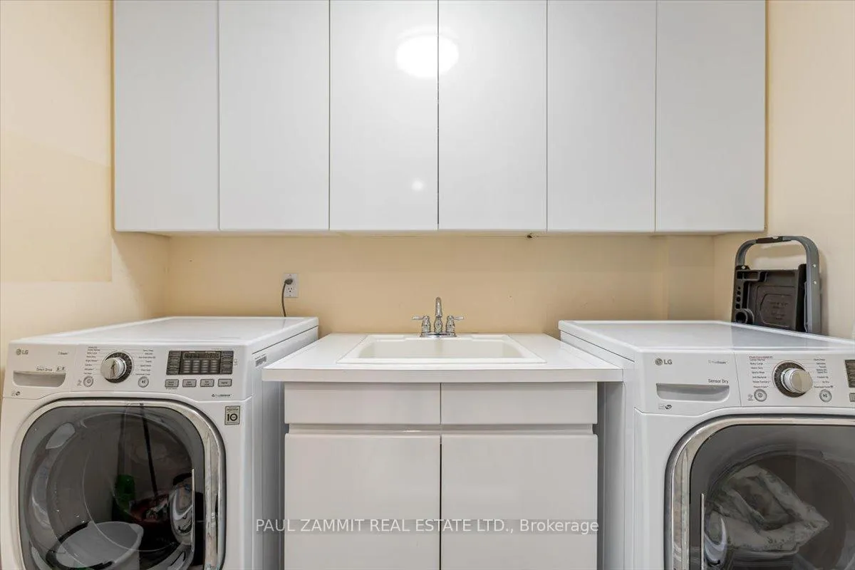 Photo 30 of 52 Laureleaf Road, Markham, Bayview Glen — HOMEH