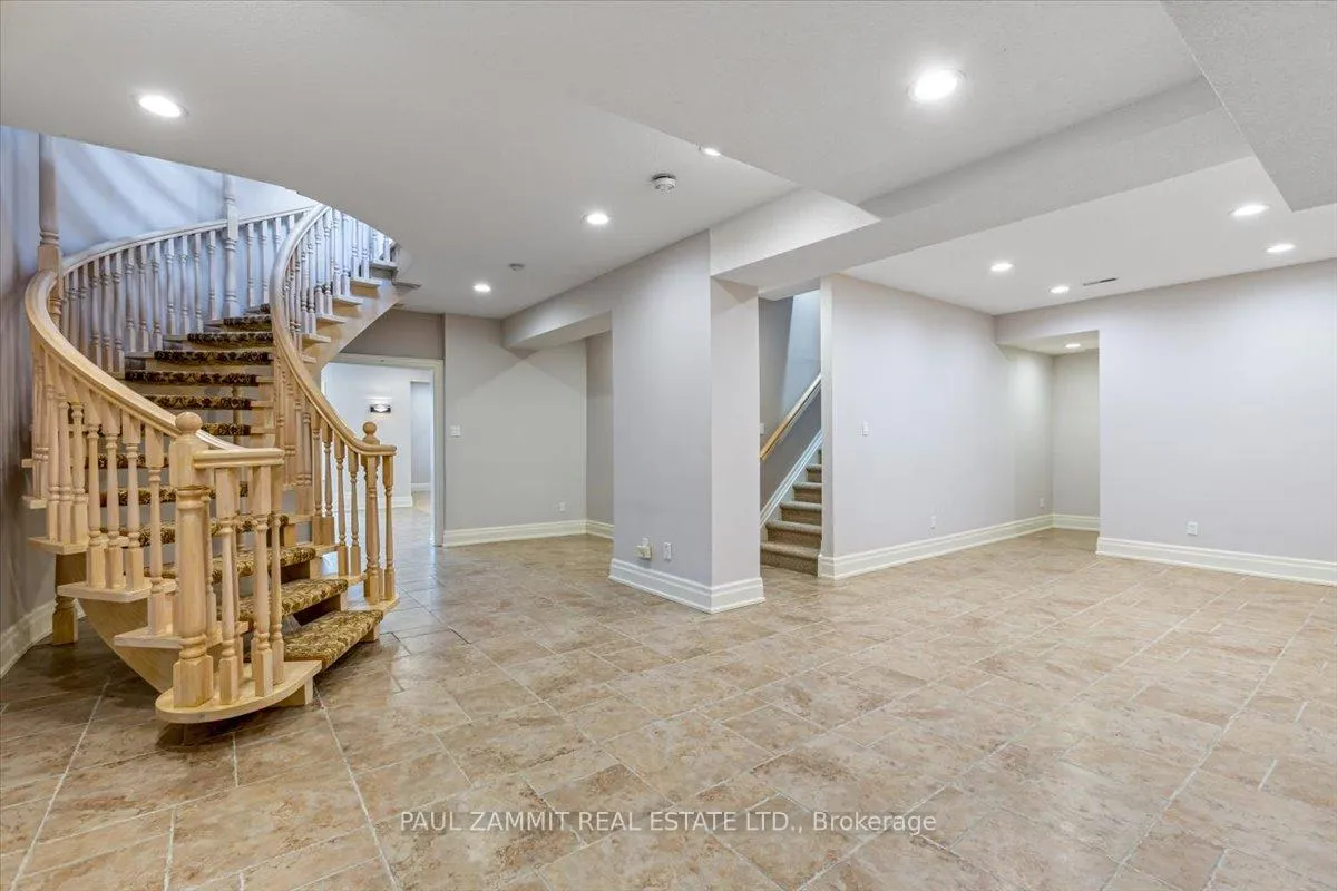 Photo 35 of 52 Laureleaf Road, Markham, Bayview Glen — HOMEH