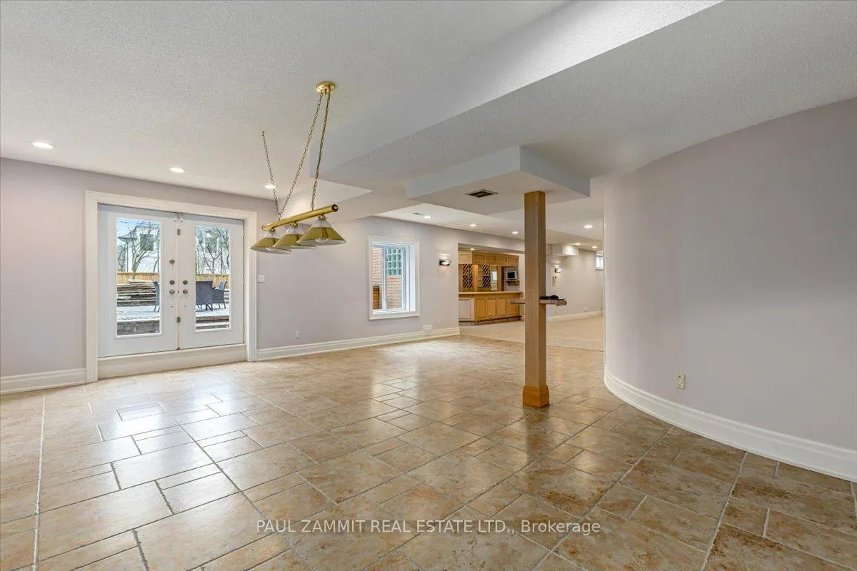 Photo 38 of 52 Laureleaf Road, Markham, Bayview Glen — HOMEH