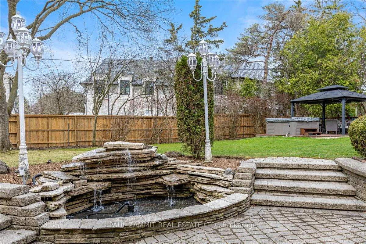 Photo 40 of 52 Laureleaf Road, Markham, Bayview Glen — HOMEH