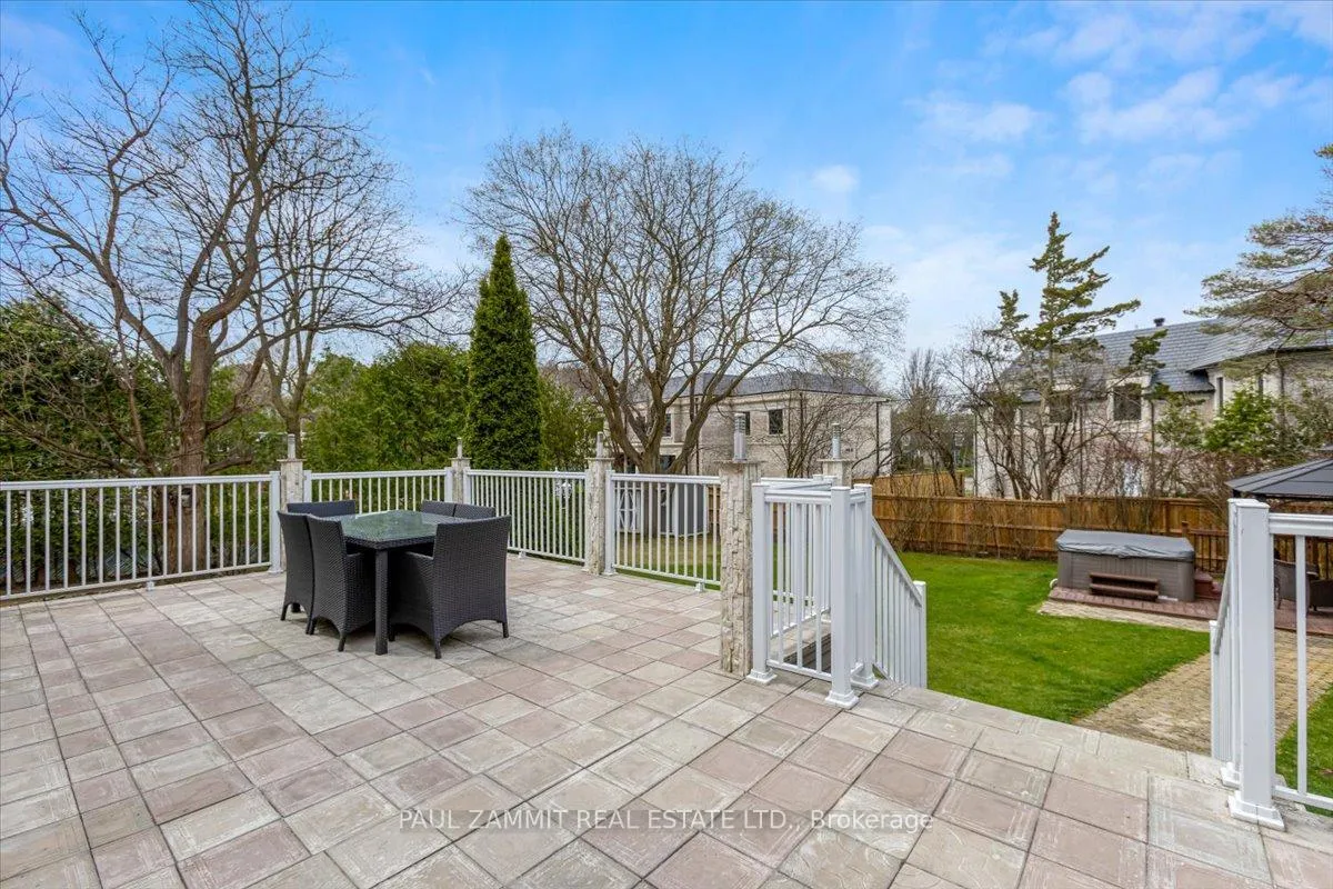 Photo 42 of 52 Laureleaf Road, Markham, Bayview Glen — HOMEH