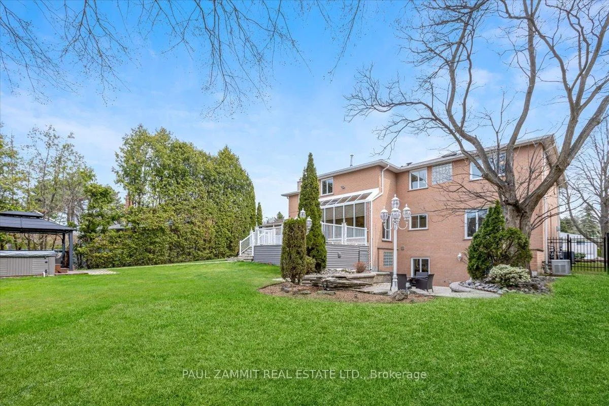 Photo 45 of 52 Laureleaf Road, Markham, Bayview Glen — HOMEH