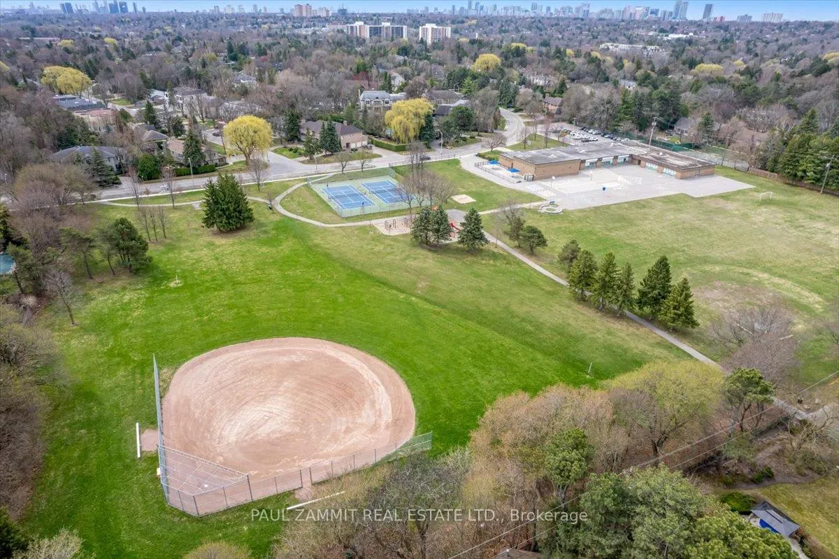 Photo 49 of 52 Laureleaf Road, Markham, Bayview Glen — HOMEH