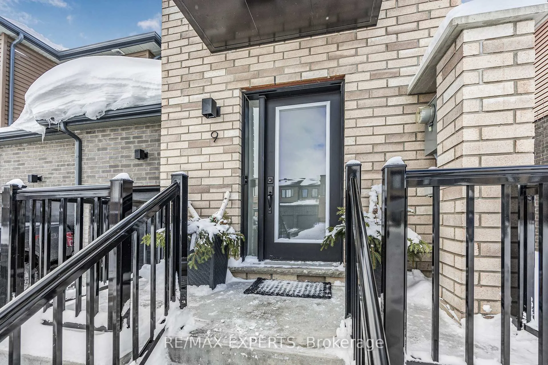Photo 3 of 9 Haven Lane, Barrie, Painswick South — HOMEH