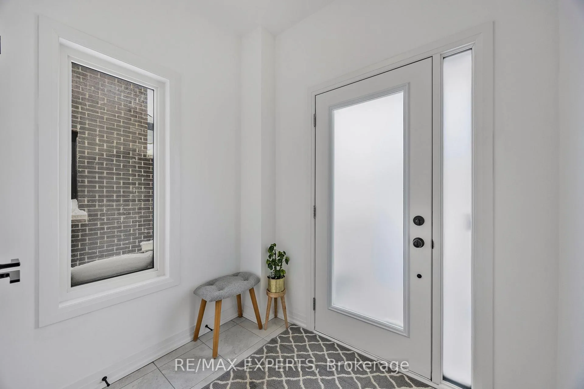 Photo 4 of 9 Haven Lane, Barrie, Painswick South — HOMEH