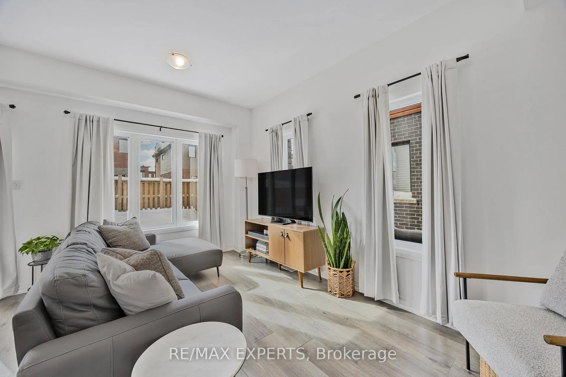 Photo 7 of 9 Haven Lane, Barrie, Painswick South — HOMEH