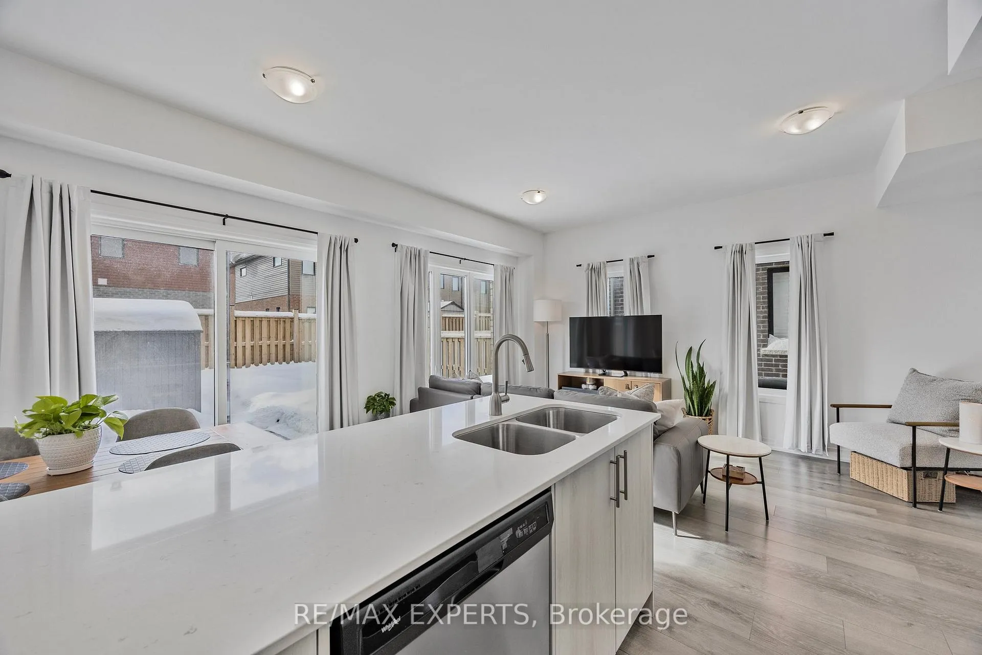 Photo 15 of 9 Haven Lane, Barrie, Painswick South — HOMEH