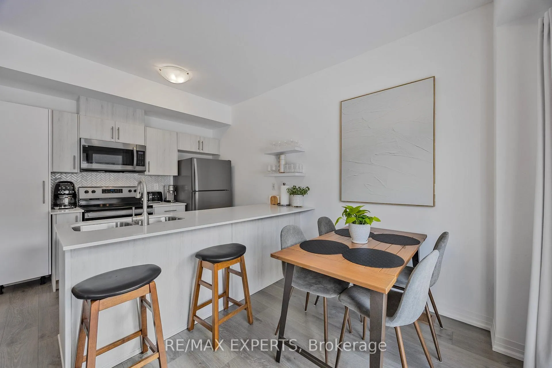 Photo 18 of 9 Haven Lane, Barrie, Painswick South — HOMEH