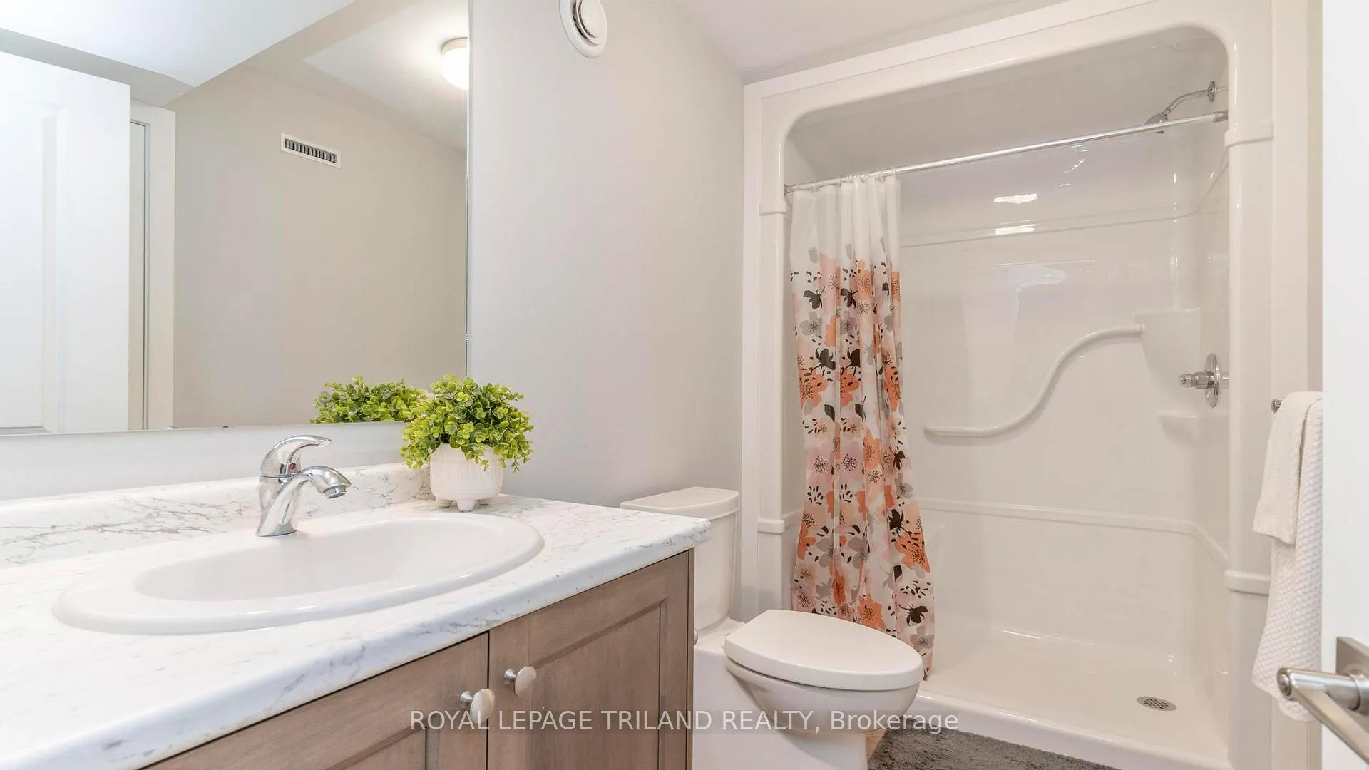 Photo 20 of 84 Empire Parkway, St. Thomas — HOMEH