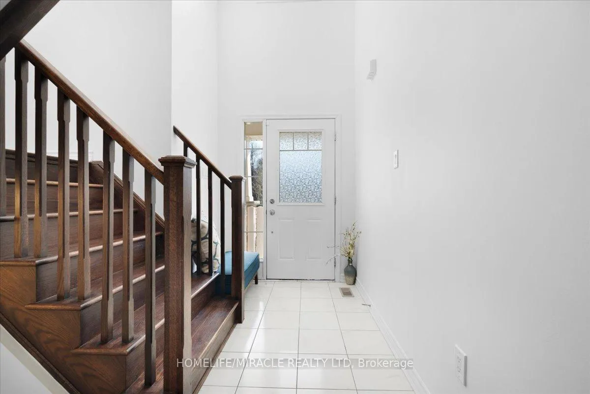 Photo 4 of 218 Amand Drive, Kitchener — HOMEH