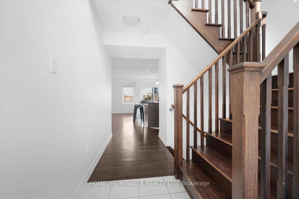 Photo 5 of 218 Amand Drive, Kitchener — HOMEH