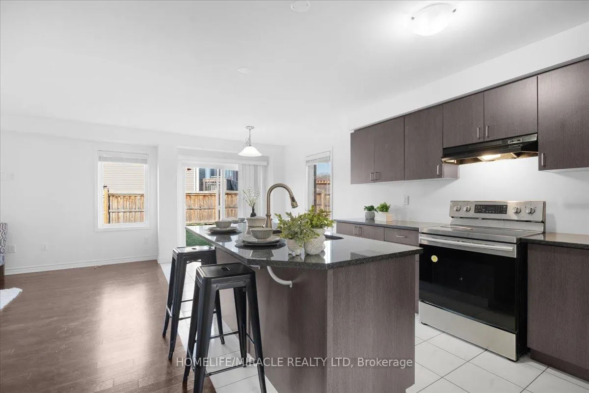 Photo 8 of 218 Amand Drive, Kitchener — HOMEH