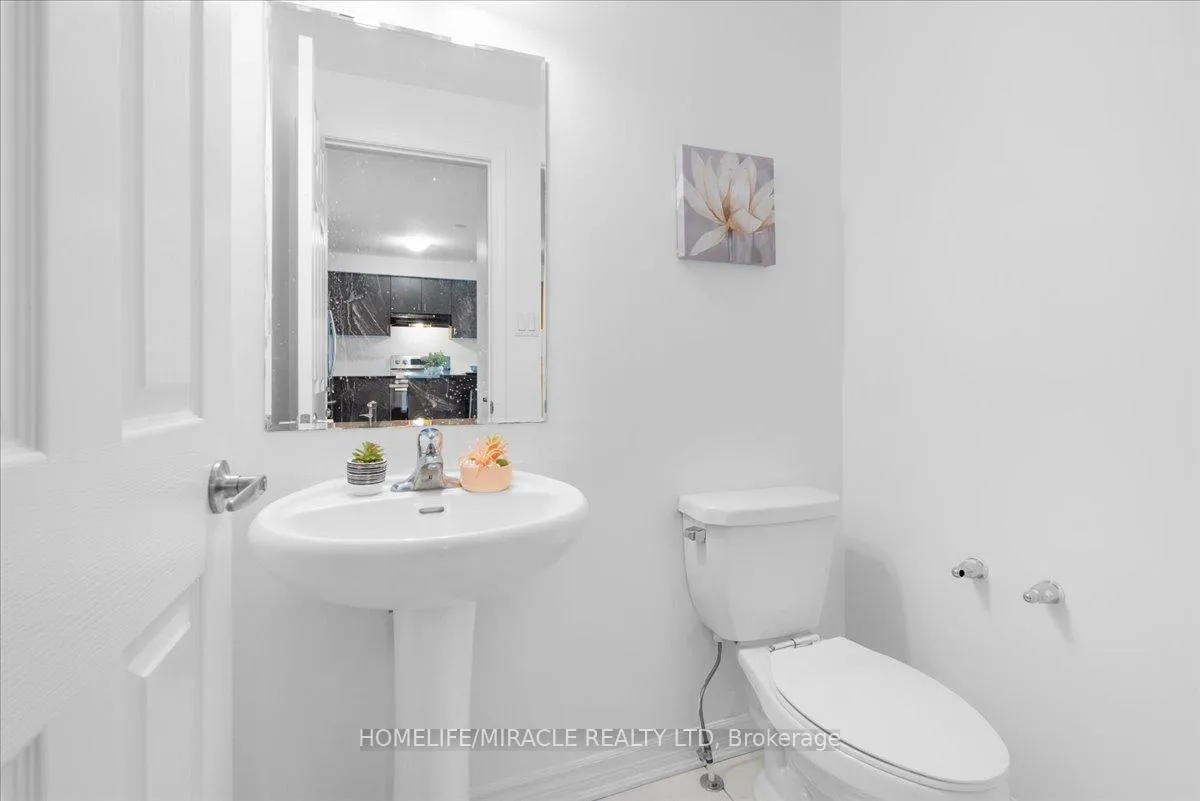Photo 15 of 218 Amand Drive, Kitchener — HOMEH