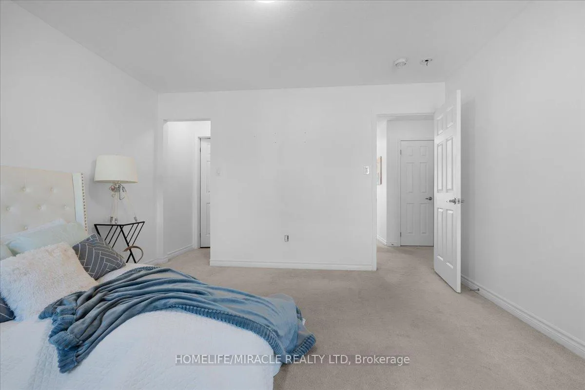 Photo 19 of 218 Amand Drive, Kitchener — HOMEH