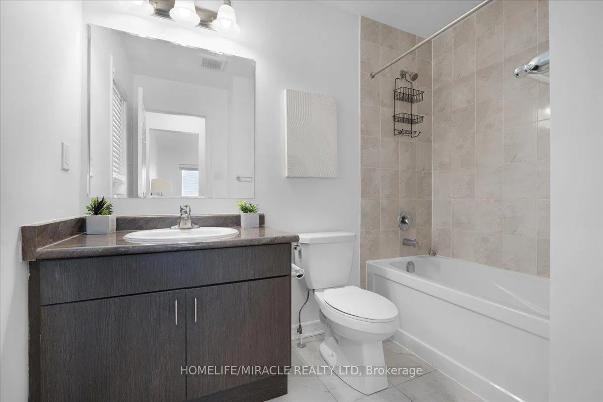 Photo 21 of 218 Amand Drive, Kitchener — HOMEH