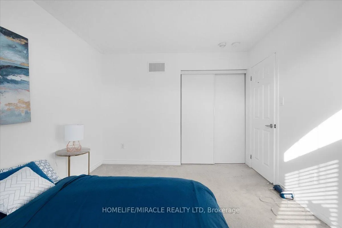 Photo 23 of 218 Amand Drive, Kitchener — HOMEH