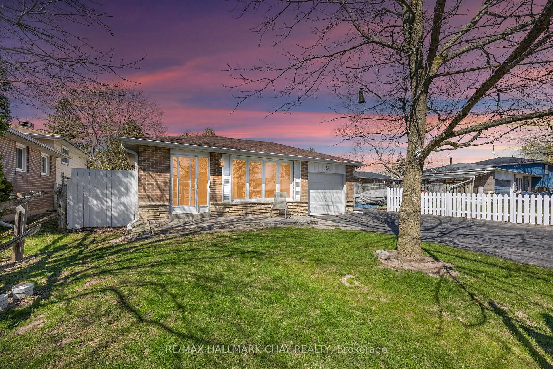 Photo 1 of 38 Lionel Stone Avenue E, New Tecumseth, Tottenham — HOMEH