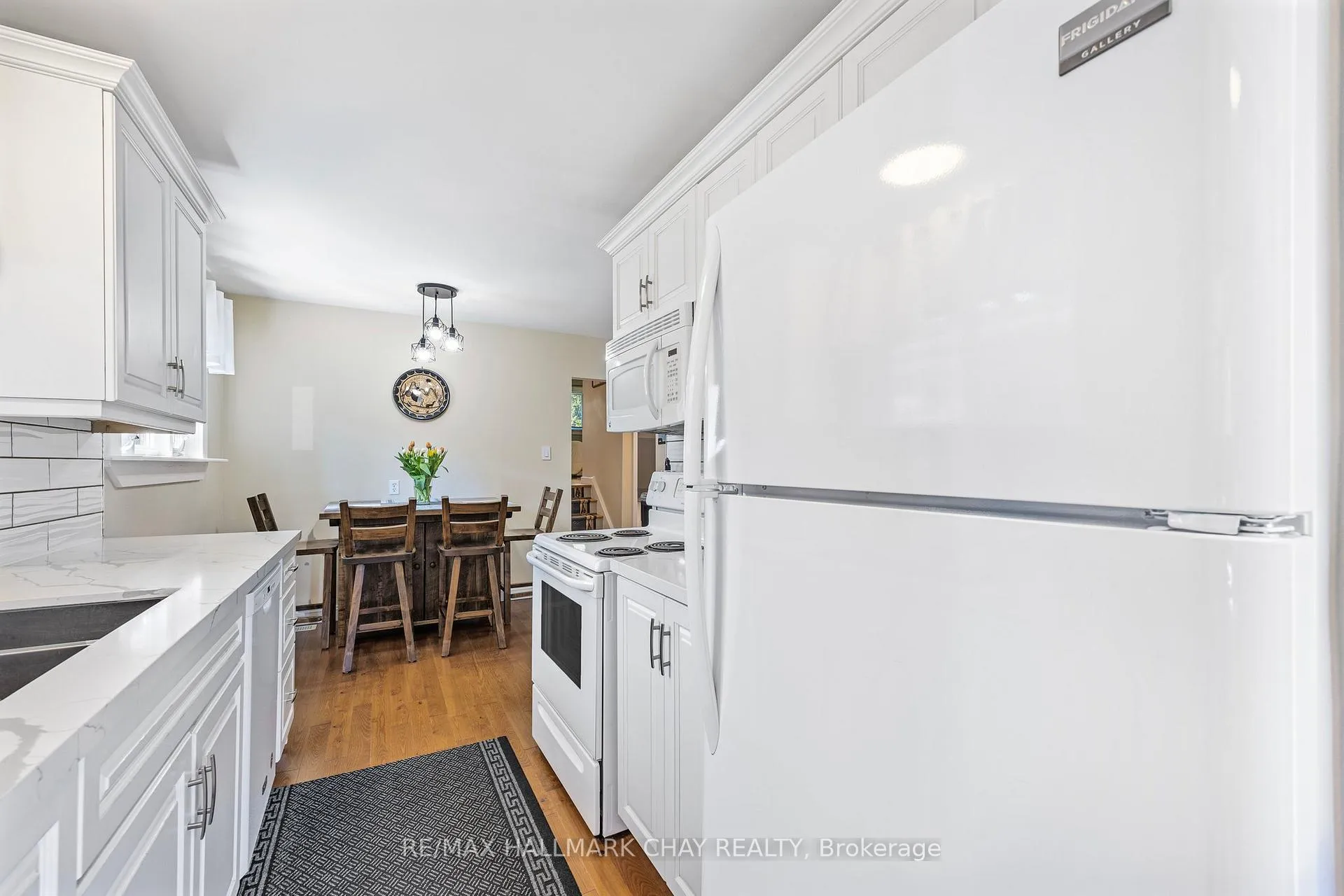 Photo 19 of 38 Lionel Stone Avenue E, New Tecumseth, Tottenham — HOMEH