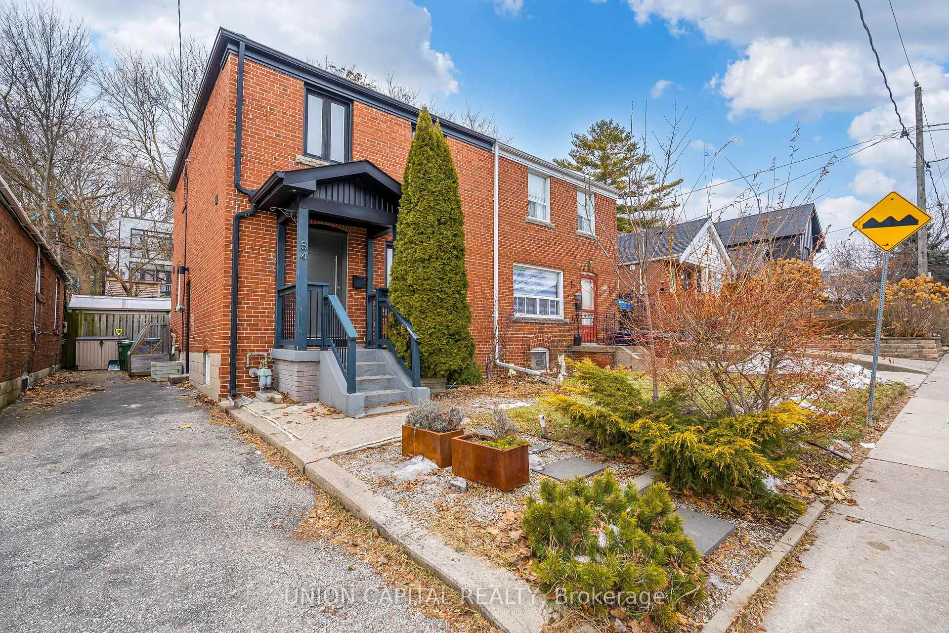 Photo 3 of 54 Glenside Avenue, Toronto, Greenwood-Coxwell — HOMEH