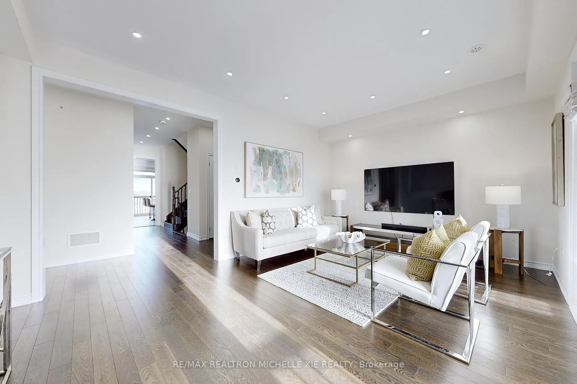 Photo 3 of 37 Isabella Peach Drive, Markham, Victoria Square — HOMEH