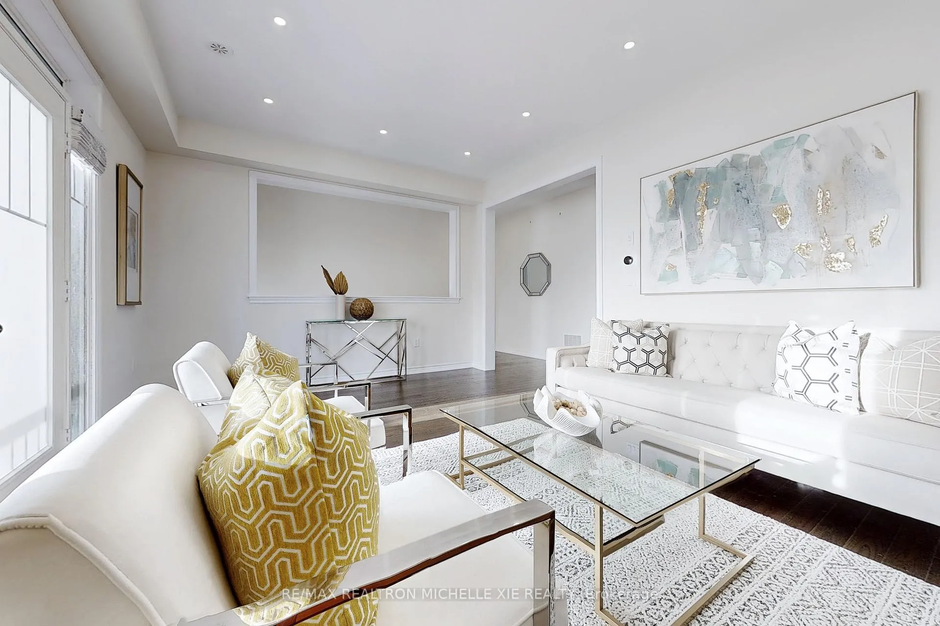 Photo 5 of 37 Isabella Peach Drive, Markham, Victoria Square — HOMEH