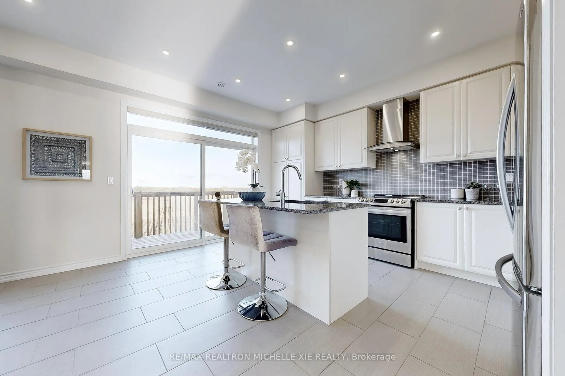Photo 7 of 37 Isabella Peach Drive, Markham, Victoria Square — HOMEH